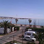Apartman Salvador Espriu L'Ampolla